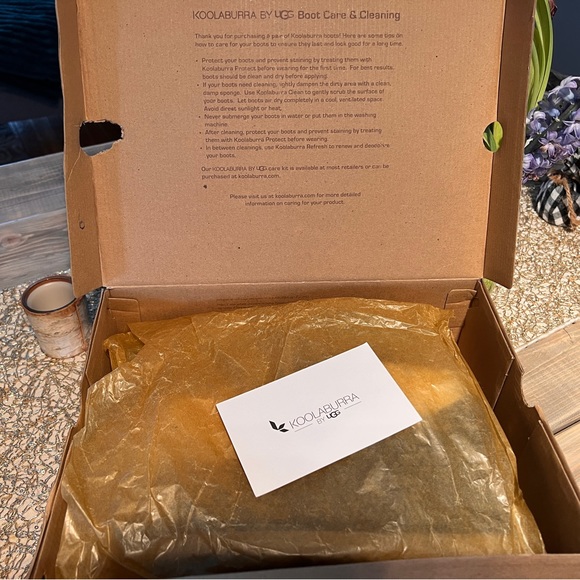 Remley Mini Koolaburra by UGG navy woman’s size 6. - Picture 2 of 7